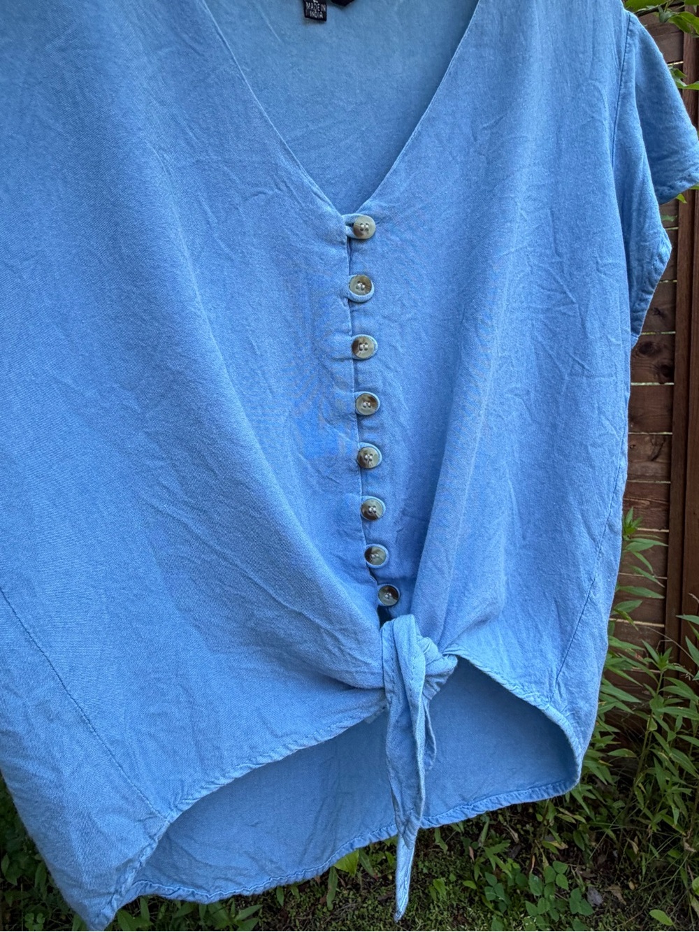 Style Envy Sky Blue Button Front Tie Hem V-Neck Blouse Crop Top - Picture 2 of 6